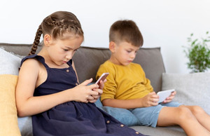 Большинство родителей позволяют детям самим выбирать контент в интернете